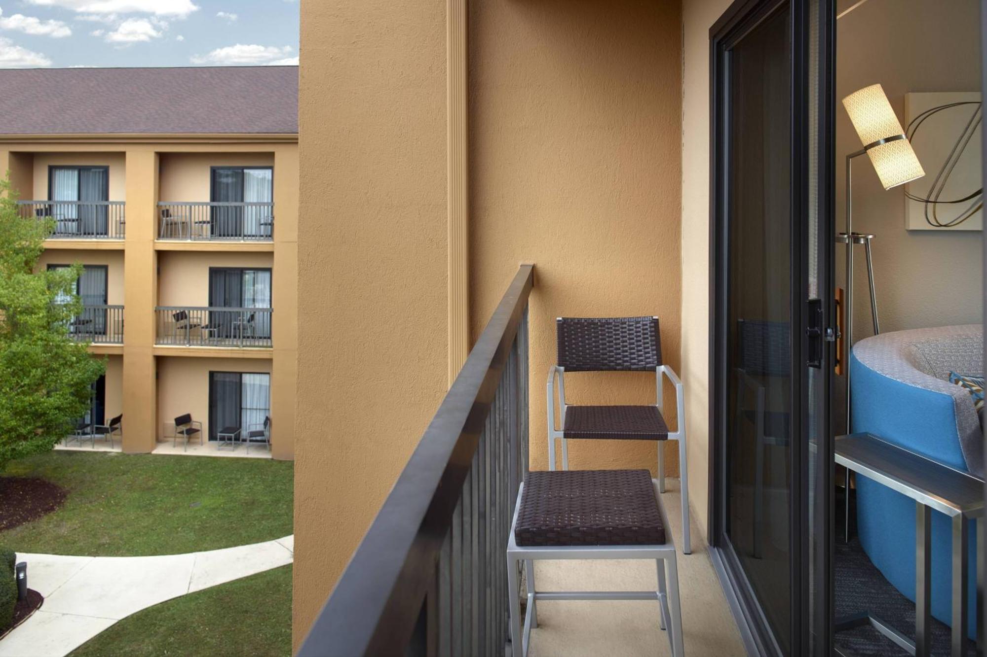 Courtyard By Marriott Fayetteville Ngoại thất bức ảnh