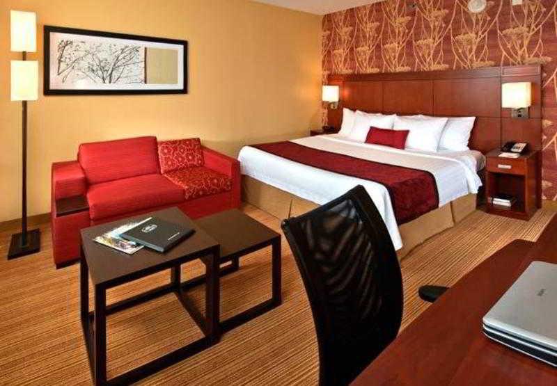 Courtyard By Marriott Fayetteville Ngoại thất bức ảnh